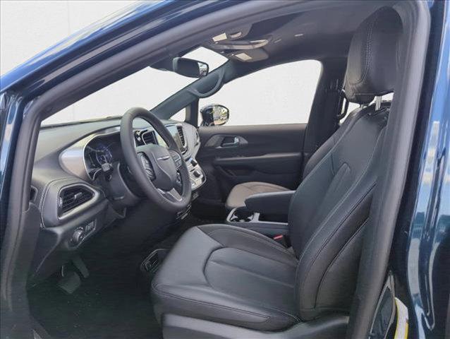 new 2025 Chrysler Pacifica car, priced at $42,603