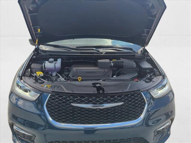 new 2025 Chrysler Pacifica car, priced at $42,603