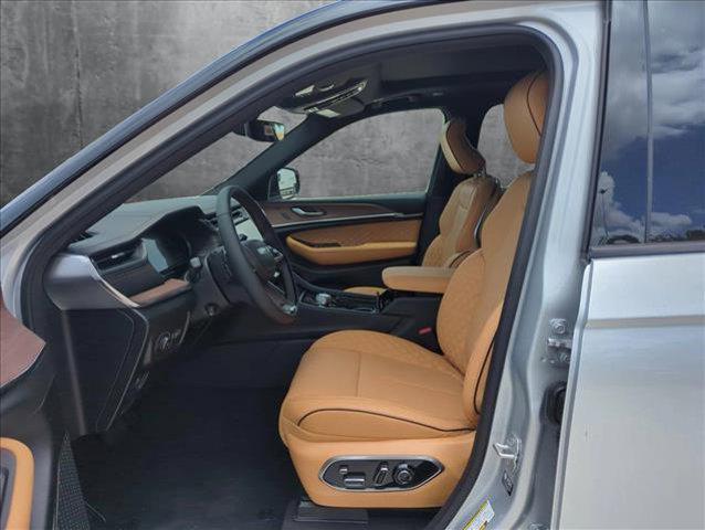 new 2025 Jeep Grand Cherokee car, priced at $59,898