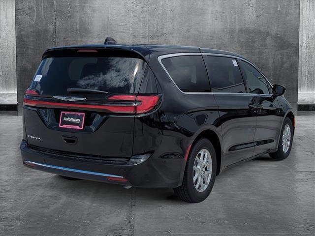 new 2025 Chrysler Pacifica car, priced at $45,657