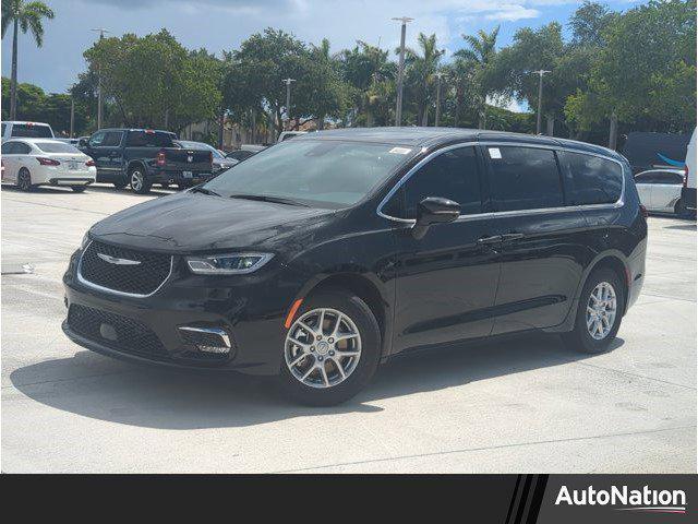 new 2025 Chrysler Pacifica car, priced at $45,657