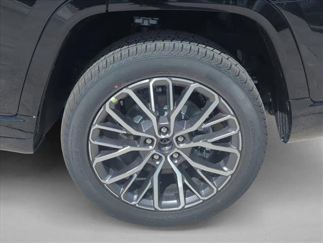 new 2025 Jeep Grand Cherokee L car, priced at $60,556