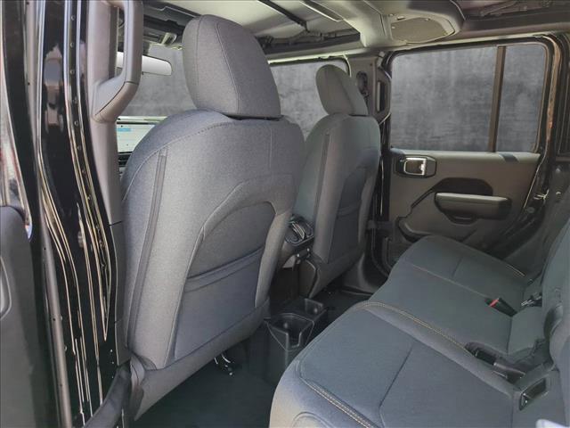 new 2025 Jeep Gladiator car, priced at $43,270