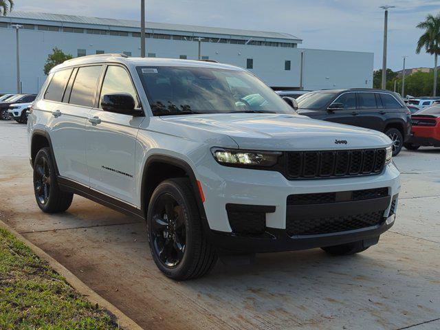 new 2024 Jeep Grand Cherokee L car, priced at $42,559