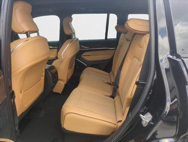 new 2025 Jeep Grand Cherokee car, priced at $53,875