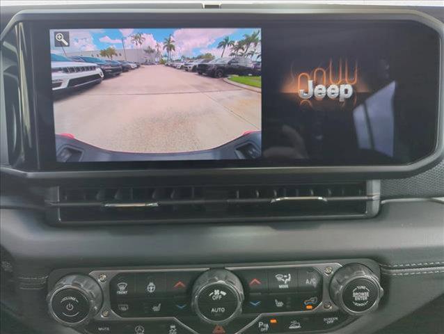 new 2025 Jeep Gladiator car, priced at $47,235