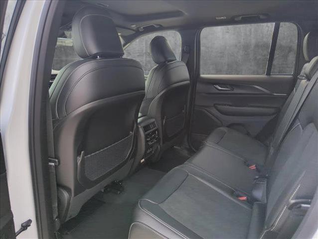 new 2025 Jeep Grand Cherokee car, priced at $37,337