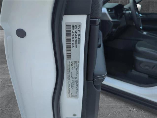 new 2025 Jeep Grand Cherokee car, priced at $37,337