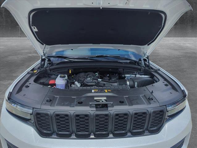 new 2025 Jeep Grand Cherokee car, priced at $37,337
