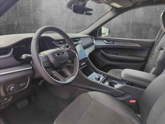new 2025 Jeep Grand Cherokee car, priced at $37,337