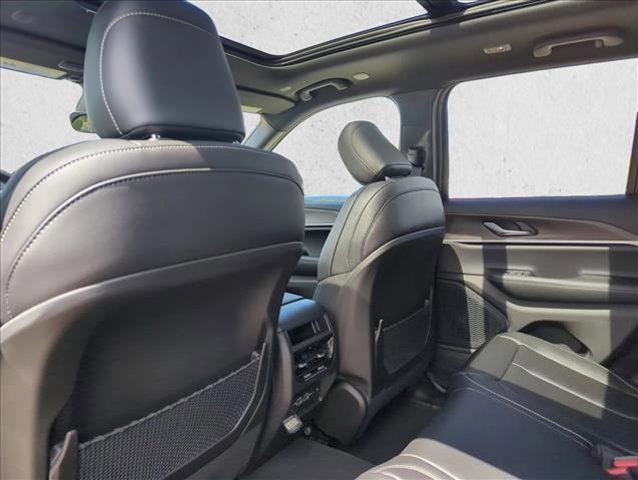 new 2025 Jeep Grand Cherokee car, priced at $47,735
