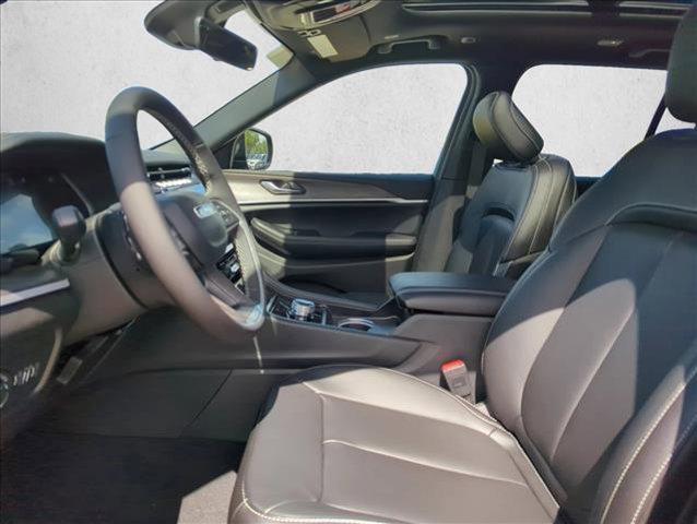 new 2025 Jeep Grand Cherokee car, priced at $47,735
