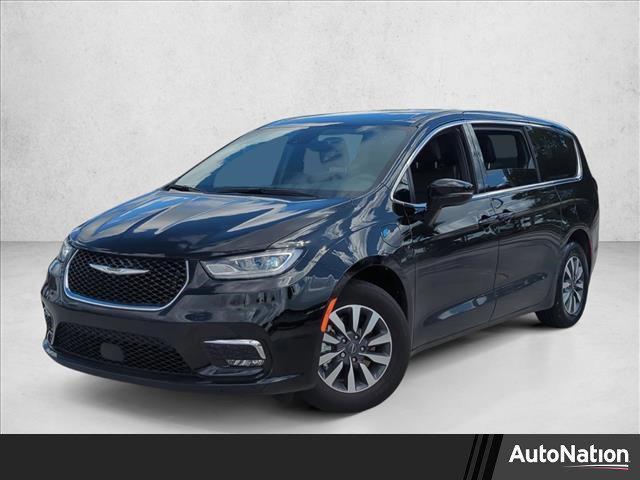 used 2025 Chrysler Pacifica Hybrid car, priced at $37,491