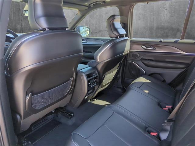new 2025 Jeep Grand Cherokee car, priced at $57,897