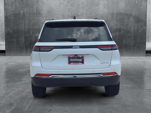 new 2025 Jeep Grand Cherokee car, priced at $40,759