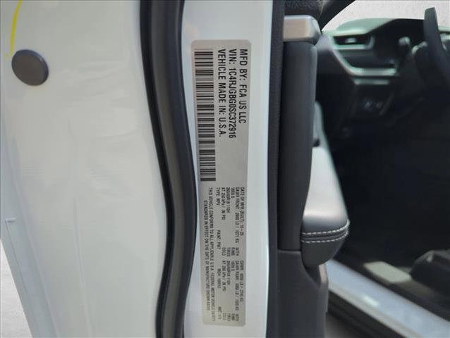 new 2025 Jeep Grand Cherokee car, priced at $35,871