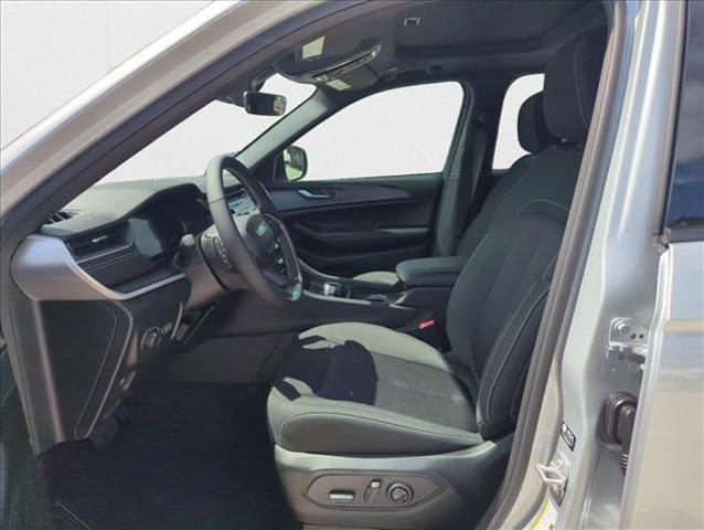 new 2025 Jeep Grand Cherokee car, priced at $35,071
