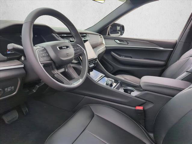 new 2025 Jeep Grand Cherokee car, priced at $37,303