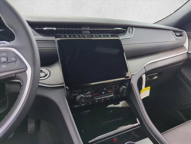 new 2025 Jeep Grand Cherokee car, priced at $37,303