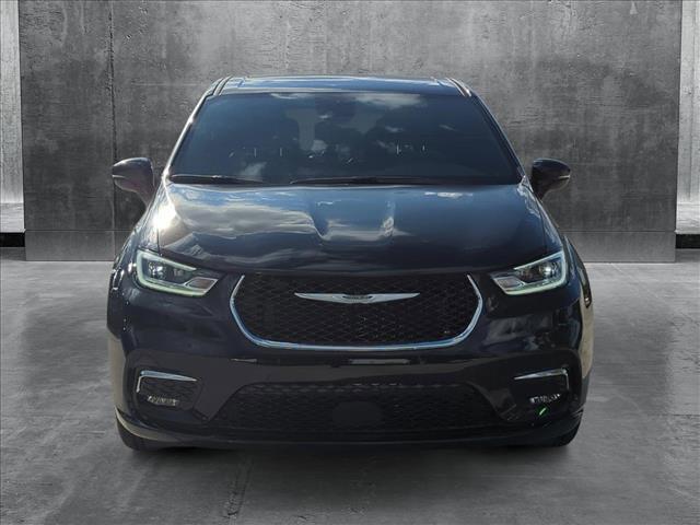 new 2025 Chrysler Pacifica Hybrid car, priced at $44,149