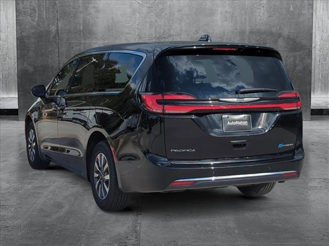 new 2025 Chrysler Pacifica Hybrid car, priced at $44,149