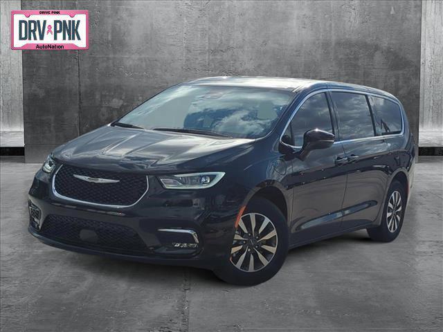 new 2025 Chrysler Pacifica Hybrid car, priced at $44,149