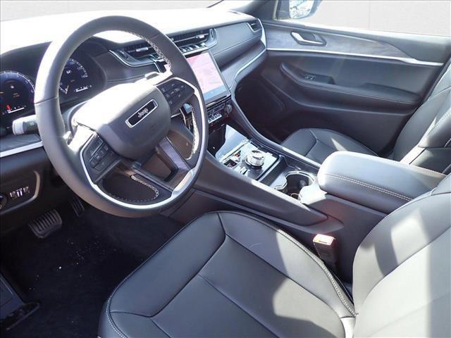new 2025 Jeep Grand Cherokee car, priced at $51,284