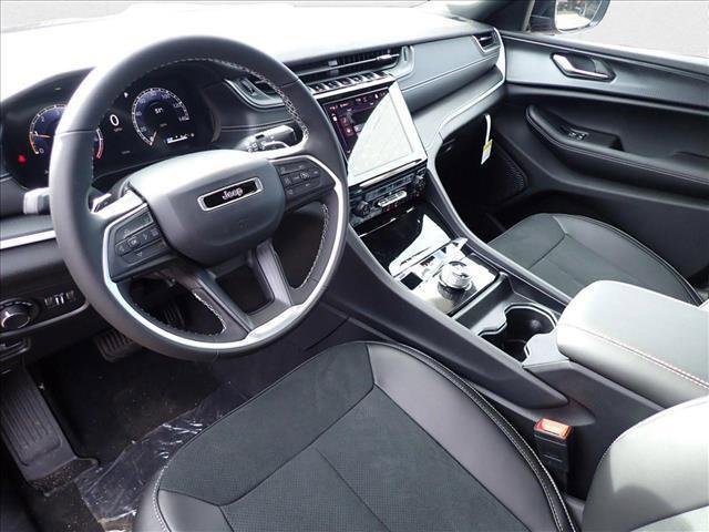 new 2025 Jeep Grand Cherokee L car, priced at $43,997