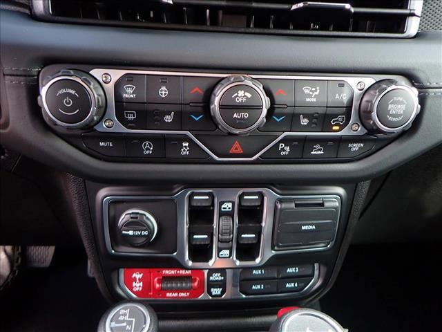 new 2025 Jeep Wrangler car, priced at $59,999