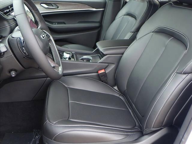 new 2025 Jeep Grand Cherokee car, priced at $56,384