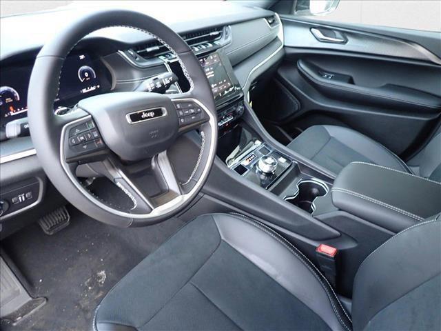 new 2025 Jeep Grand Cherokee car, priced at $40,427