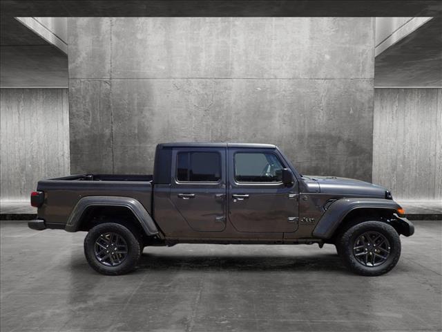 new 2024 Jeep Gladiator car, priced at $41,054