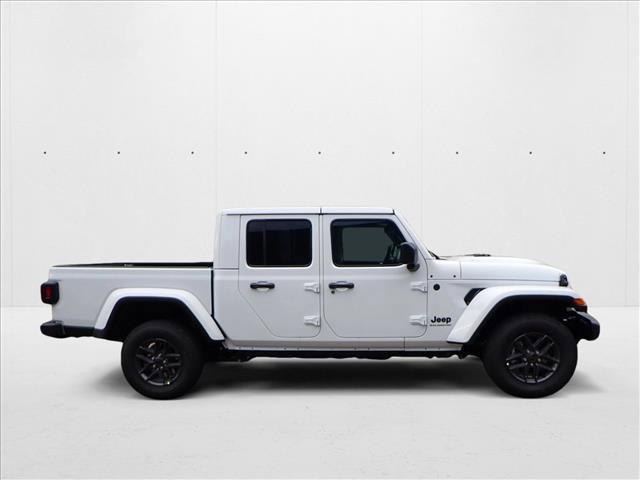 new 2025 Jeep Gladiator car, priced at $47,484