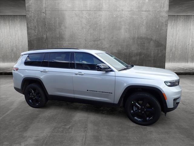 new 2024 Jeep Grand Cherokee L car, priced at $42,099