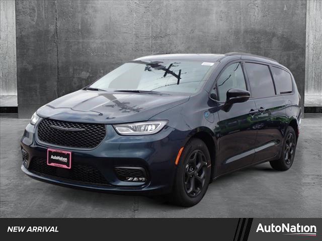new 2025 Chrysler Pacifica Hybrid car, priced at $58,874