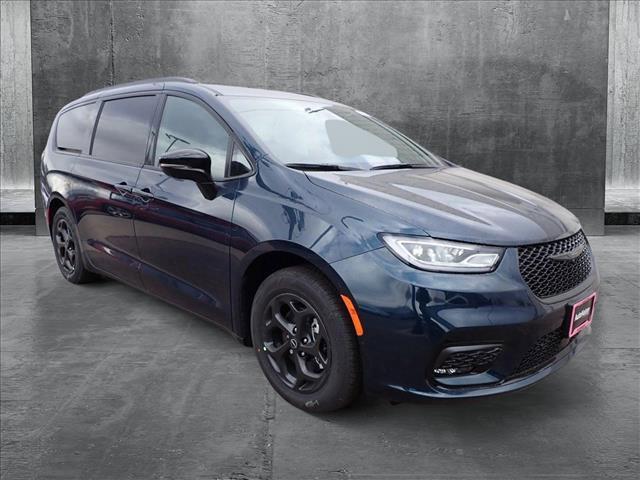 new 2025 Chrysler Pacifica Hybrid car, priced at $58,874