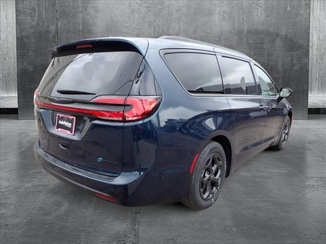 new 2025 Chrysler Pacifica Hybrid car, priced at $58,874