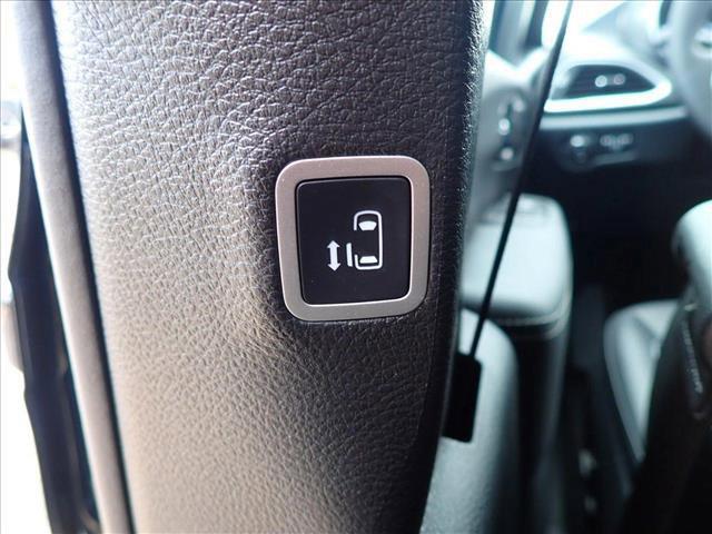 new 2025 Chrysler Pacifica car, priced at $41,384