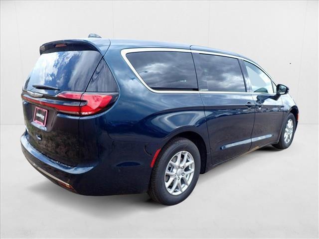 new 2025 Chrysler Pacifica car, priced at $41,384