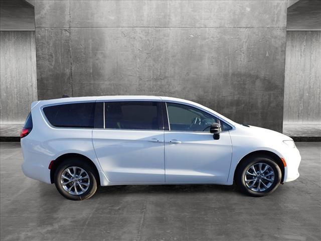 new 2025 Chrysler Pacifica car, priced at $44,799