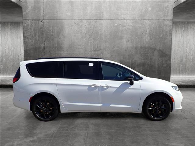 new 2024 Chrysler Pacifica car, priced at $54,791