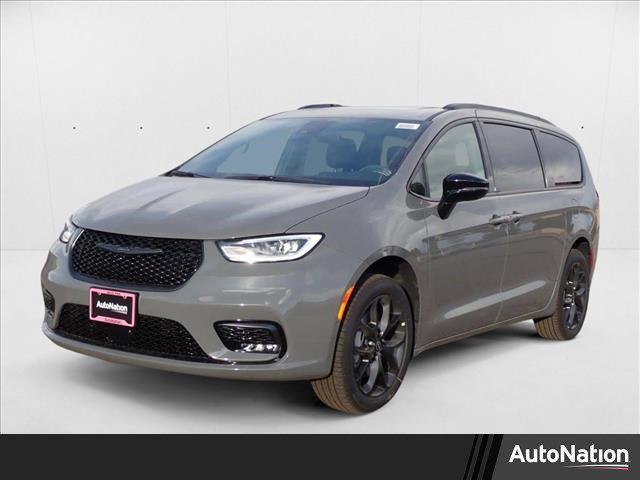 new 2025 Chrysler Pacifica car, priced at $57,134