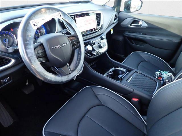 new 2025 Chrysler Pacifica car, priced at $50,297