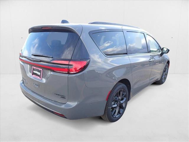 new 2025 Chrysler Pacifica car, priced at $50,297