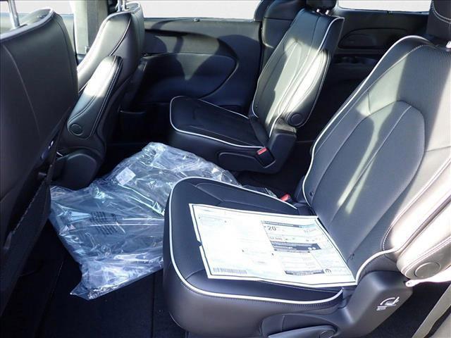 new 2025 Chrysler Pacifica car, priced at $50,297