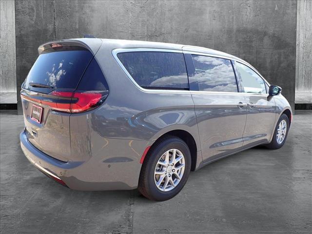 new 2025 Chrysler Pacifica car, priced at $47,019