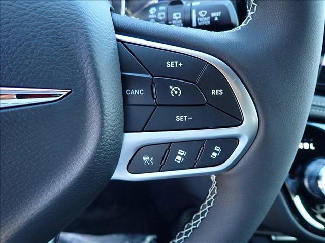 new 2025 Chrysler Pacifica car, priced at $47,019