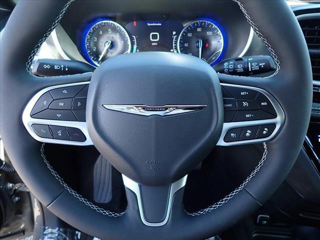 new 2025 Chrysler Pacifica car, priced at $47,019