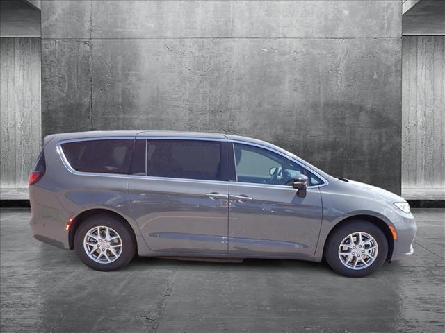 new 2025 Chrysler Pacifica car, priced at $47,019