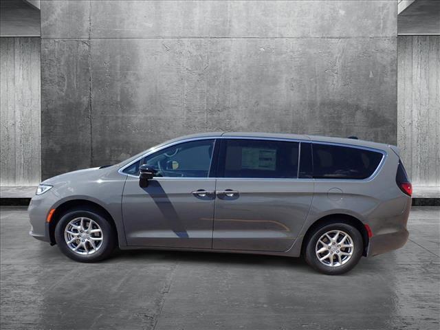 new 2025 Chrysler Pacifica car, priced at $47,019